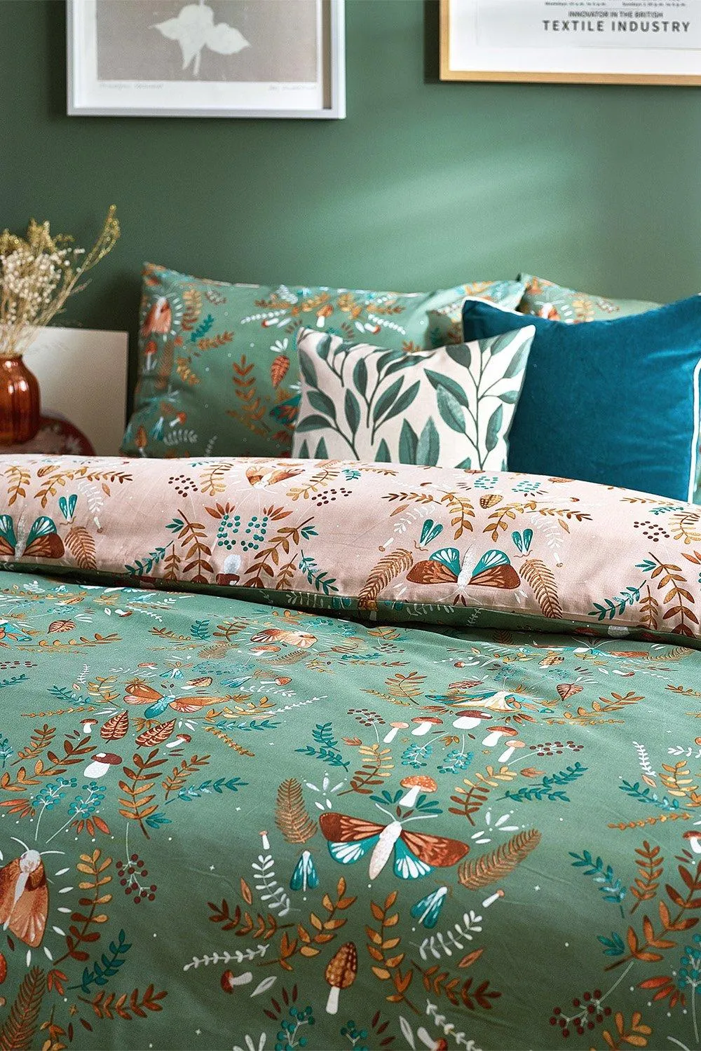 Bedding | Luna Wood Enchanting Floral Duvet Cover Set | Furn