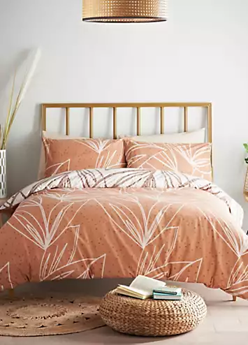 CosmoLiving by Cosmopolitan Sunset Leaf Duvet Cover Set | Kaleidoscope