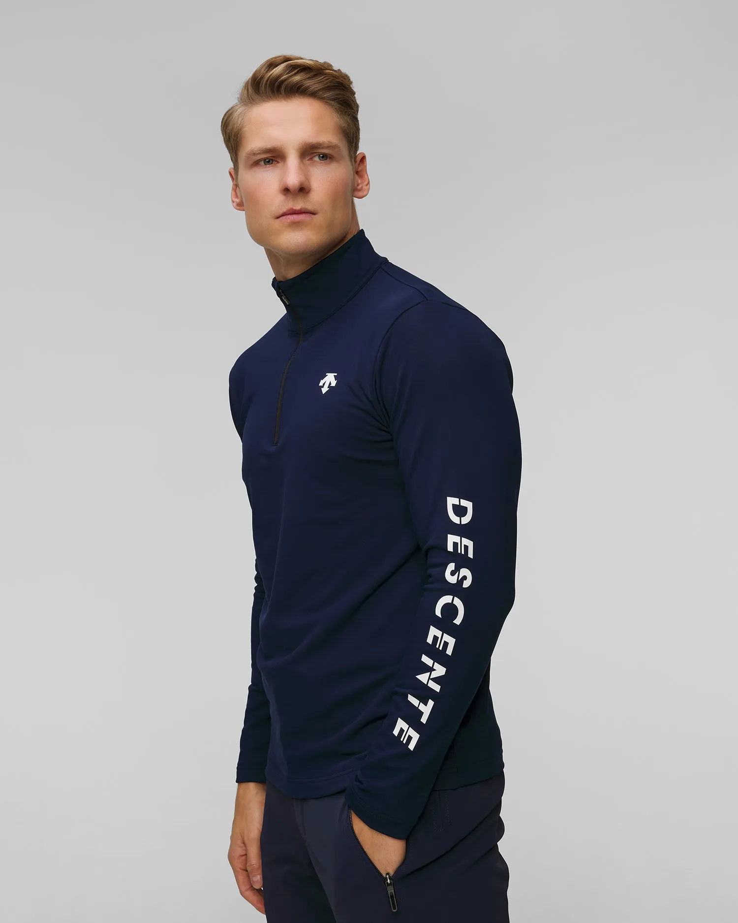 Men's zip-up turtleneck Descente Sleeve Logo DWMYGB22-dnt