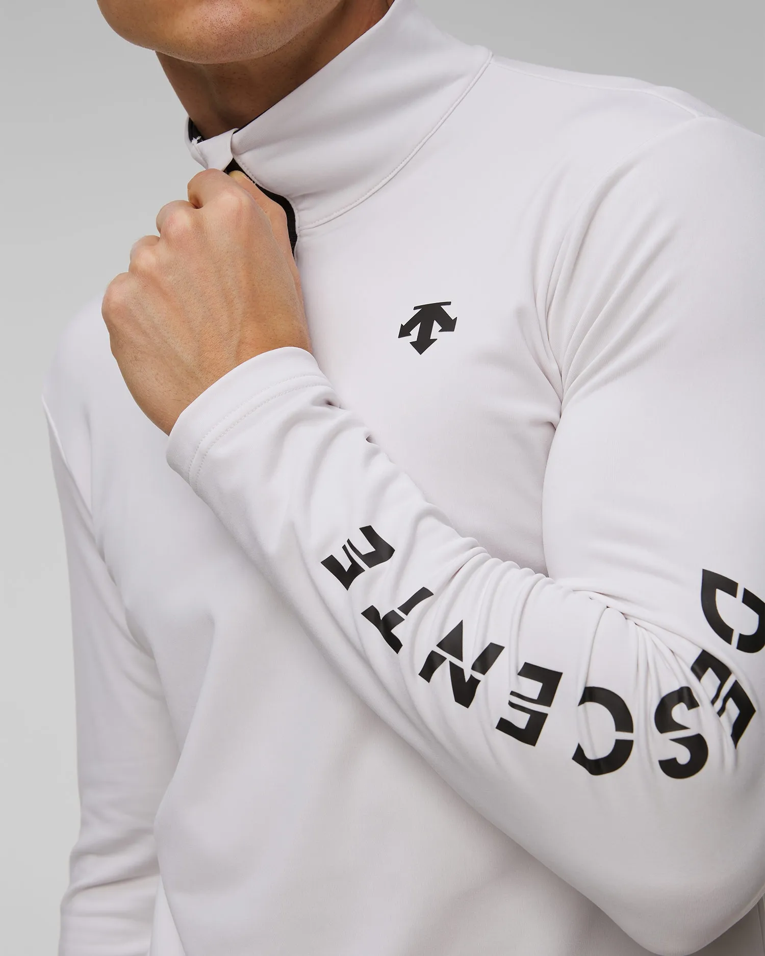 Men's zip-up turtleneck Descente Sleeve Logo DWMYGB22-spw