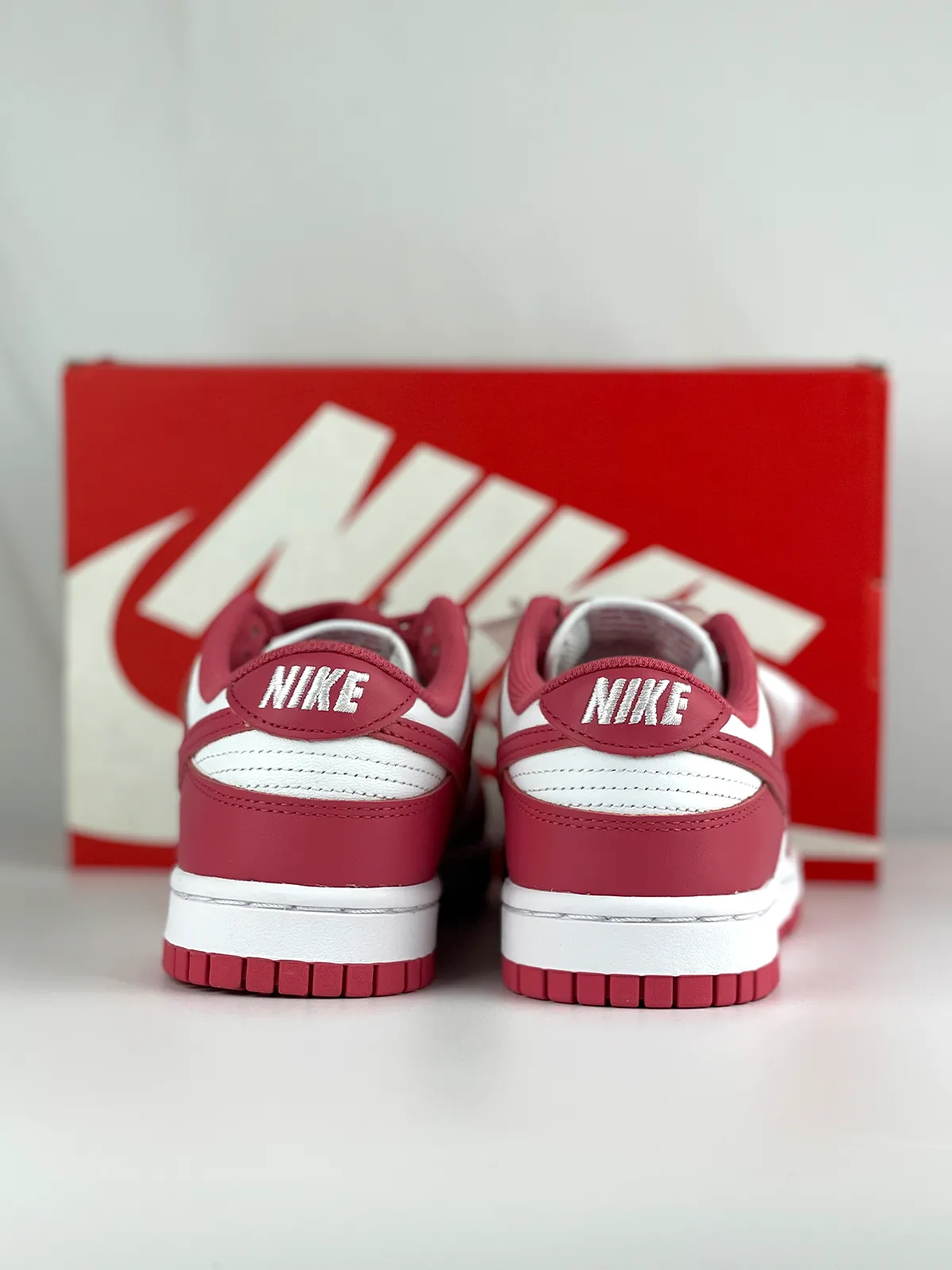 Nike Dunk Low Archeo Pink