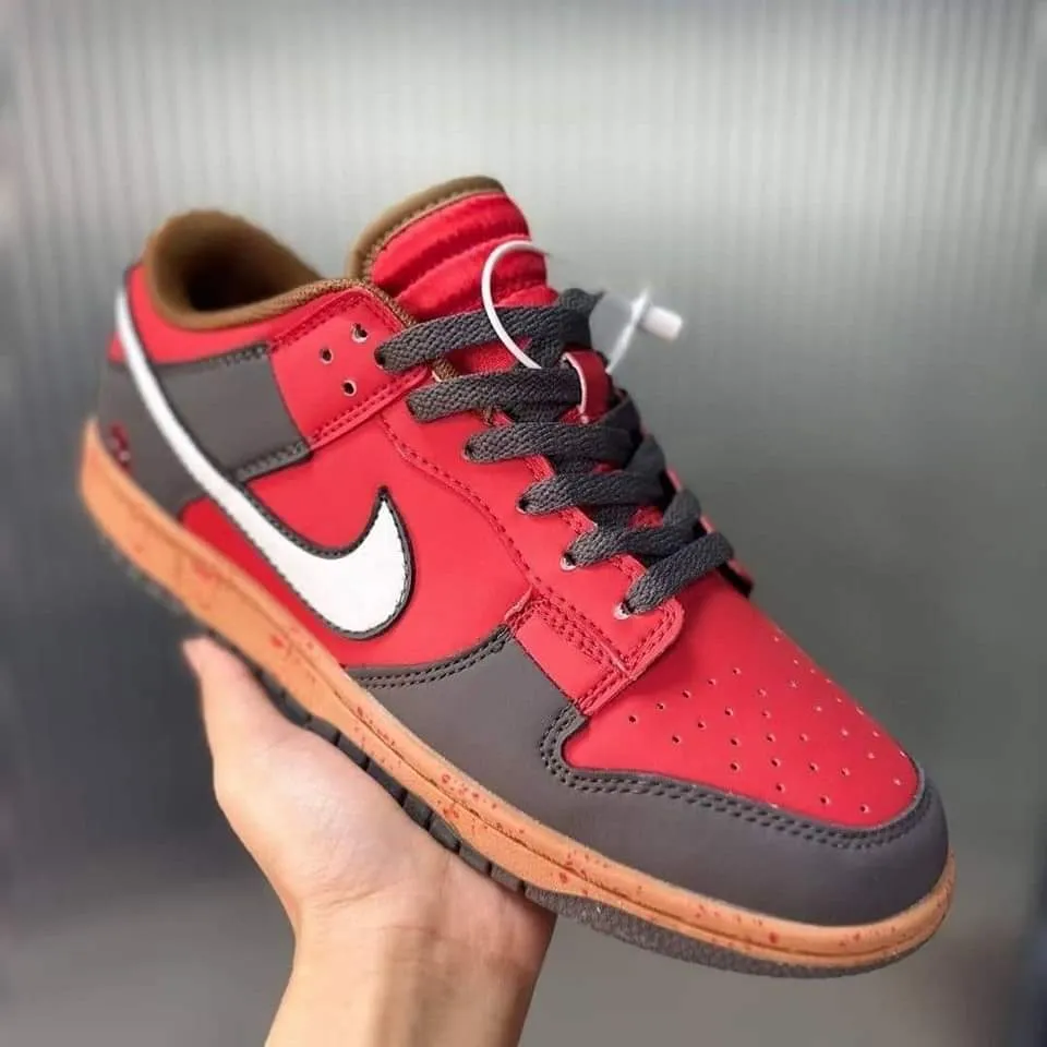 Nike dunk low  DEADPOOL CUSTOME