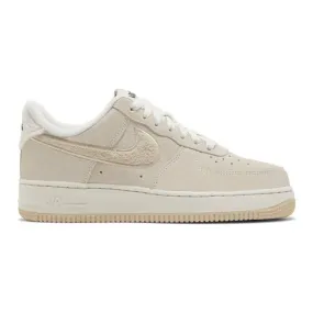 Nike Women's Air Force 1 '07 SE (Sanddrift Fleece/ Brown...