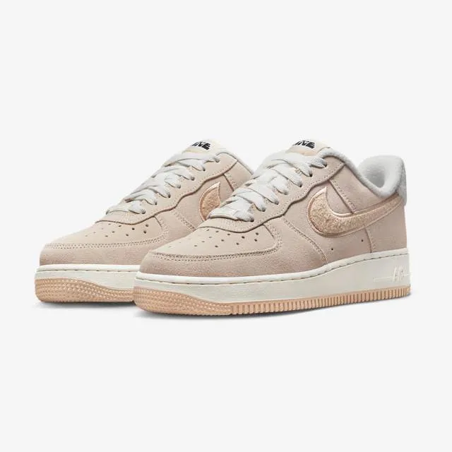 Nike Women's Air Force 1 '07 SE (Sanddrift Fleece/ Brown...