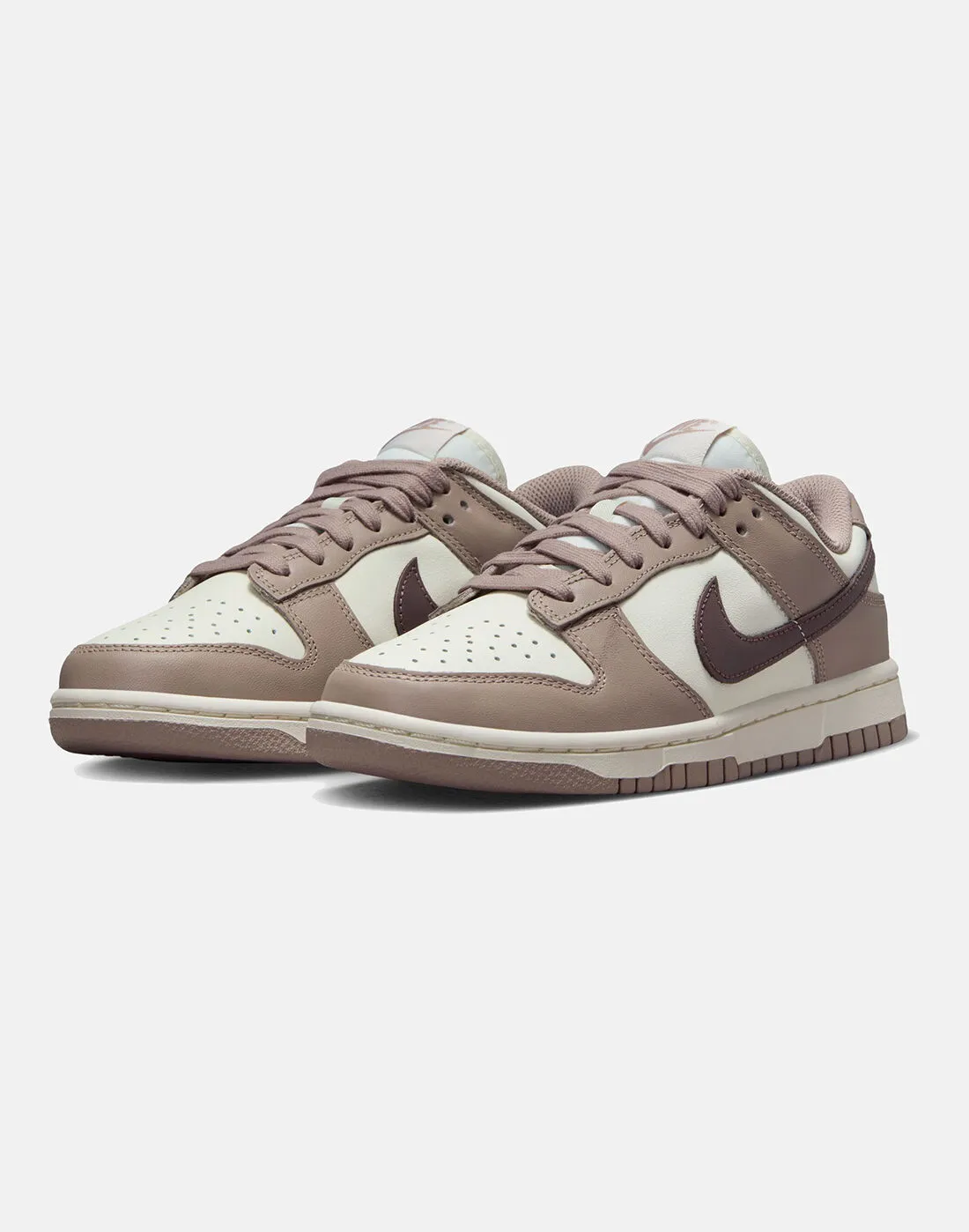 Nike Womens Dunk Low