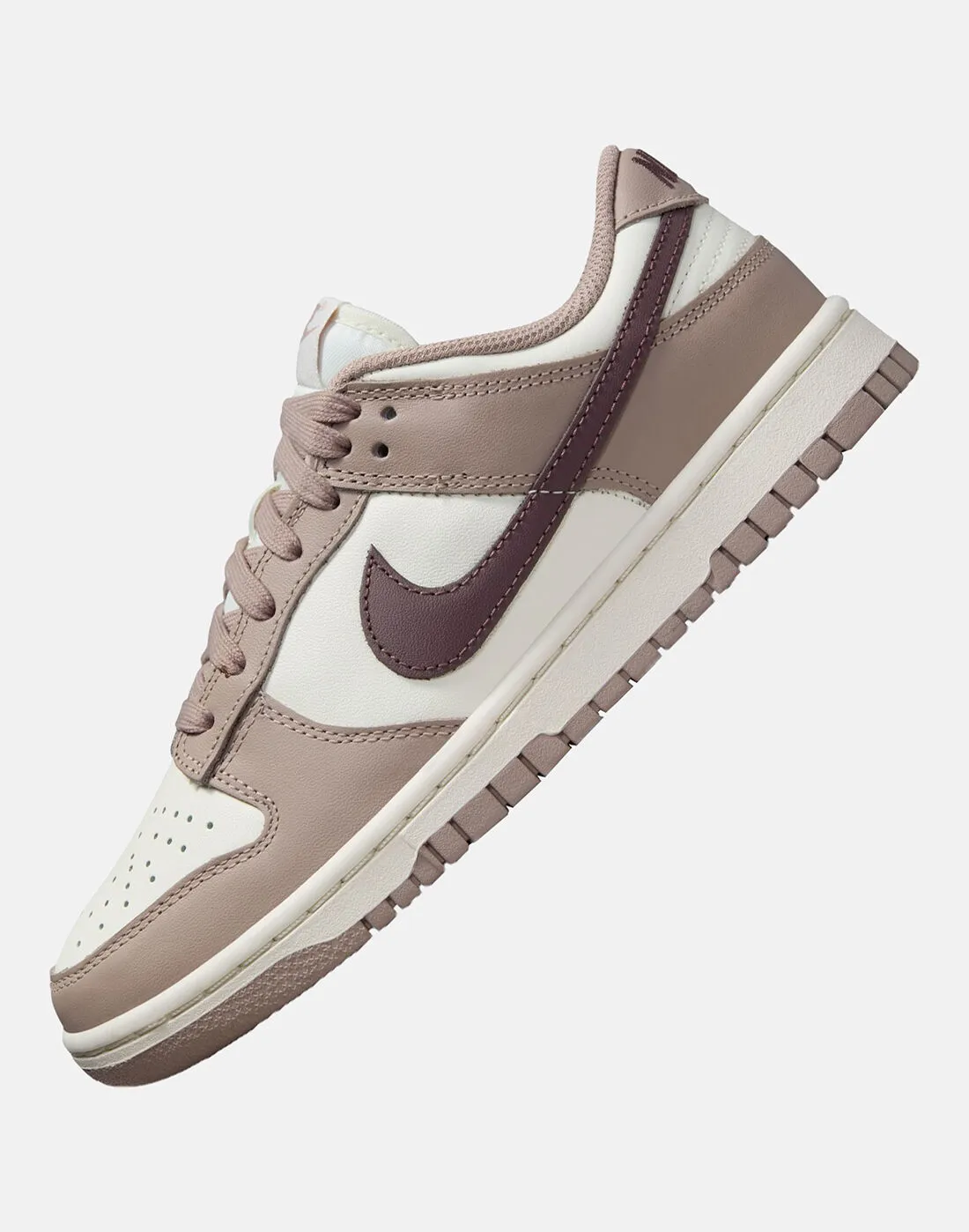 Nike Womens Dunk Low