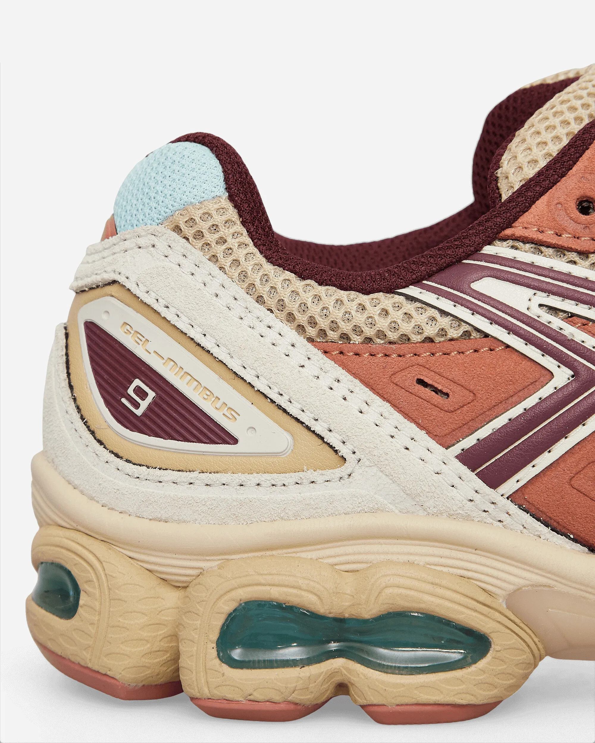 WMNS GEL-Nimbus 9 Sneakers Dune / Port Royal